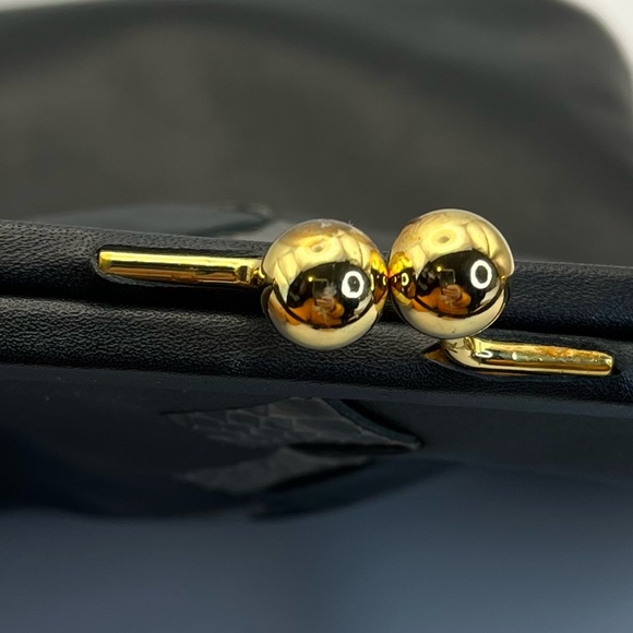 Diane Gail Chic Black Leather Shoulder Bag with Textured Accents - Picture 3 of 4